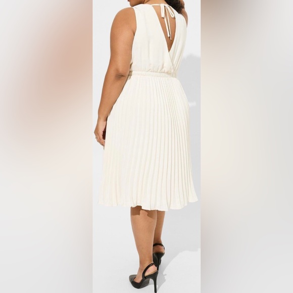 Marilyn Monroe Midi Surplice Tie Back Dress 2X NWT - Picture 4 of 5